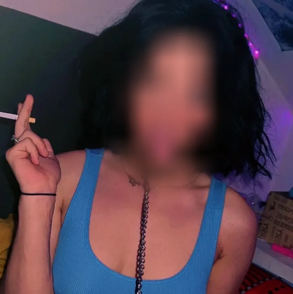 Aya, 23