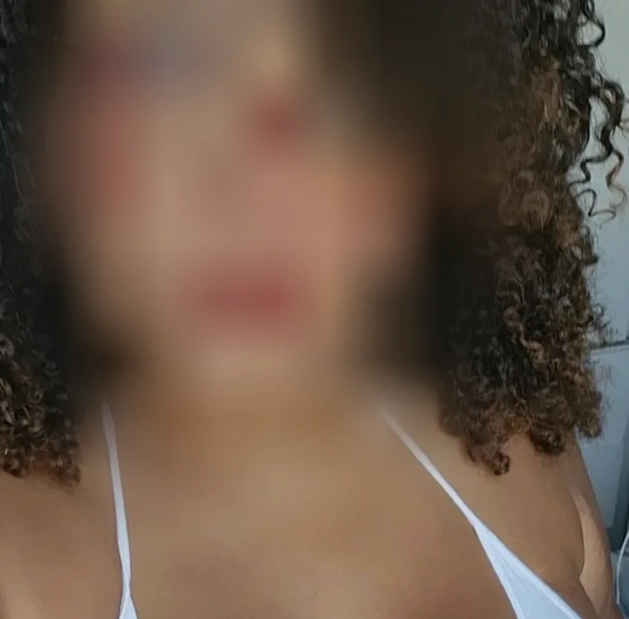 Emilia, 33