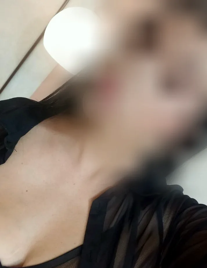 Esther, 35