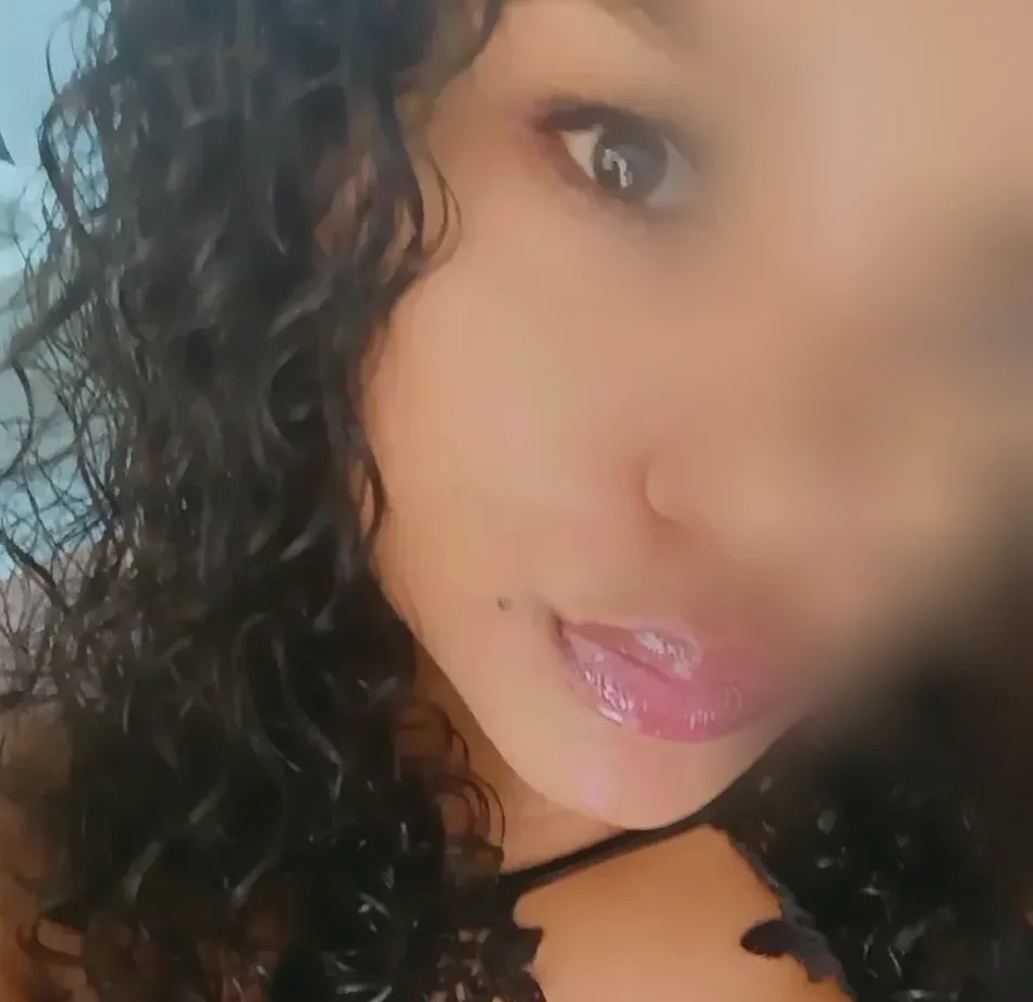 Helena, 33