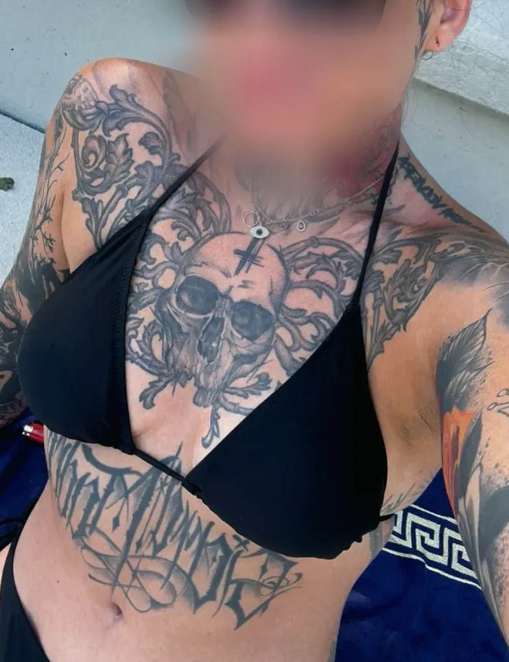 Jovana, 32