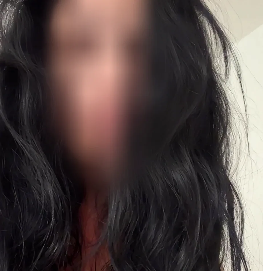 Jovana, 38