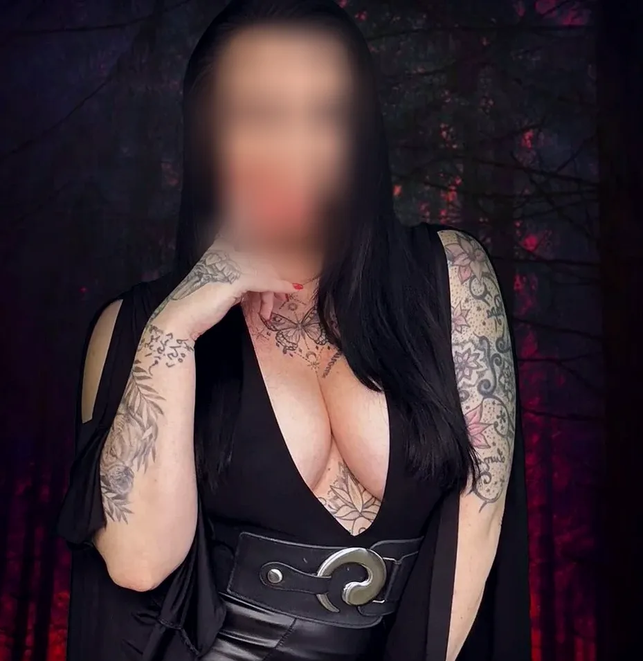 Laura, 39