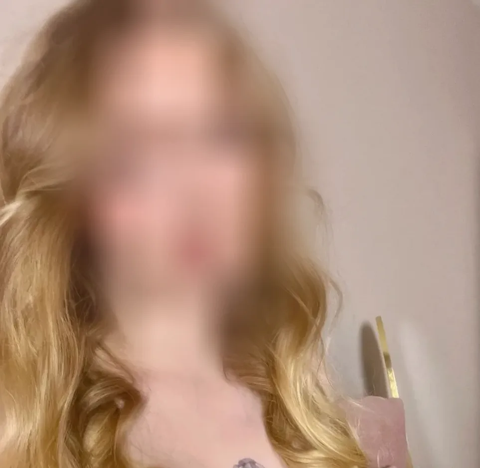 Molly, 23