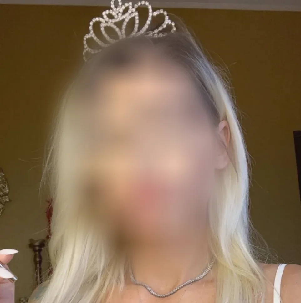 Olivia, 35