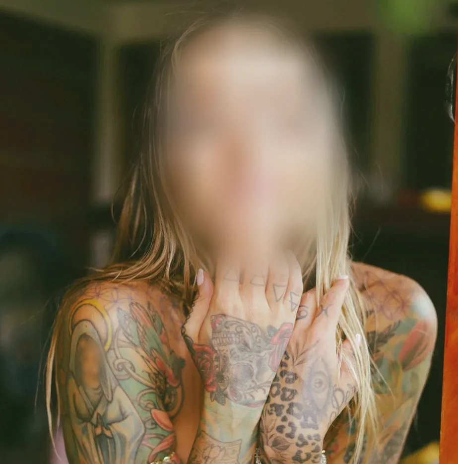 Tina, 36